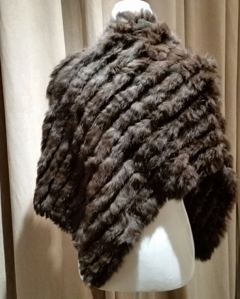 Fur (Rex Rabbit) poncho - Picture 2 of 8